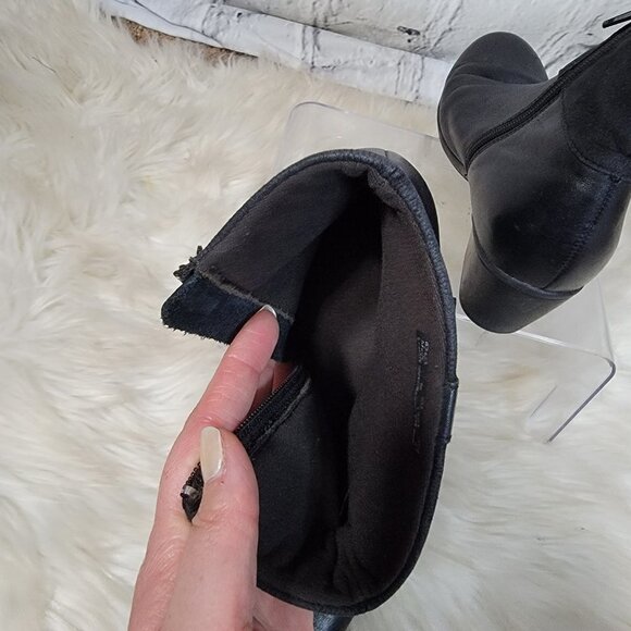 CLARKS Womens 9 Ingalls Dover Leather Black Heeled‎ Booties Comfort Ankle Boots - Picture 9 of 11